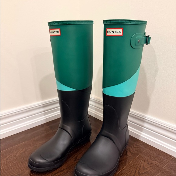 Hunter Green and Black Rain Boots - Picture 5 of 6
